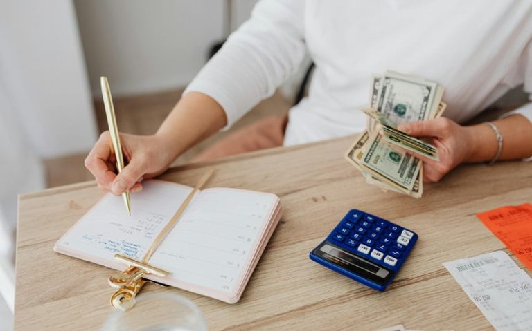 Small Habits That Lead to Big Financial Wins